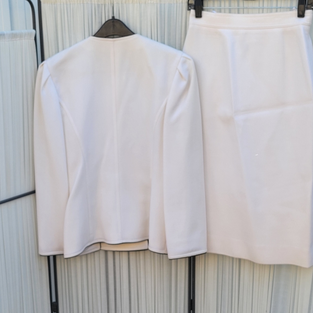 Louis Feraud Vintage 2PC Suit Blazer&Skirt Set - Picture 2 of 9